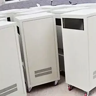 Industrielt styreskab i metal